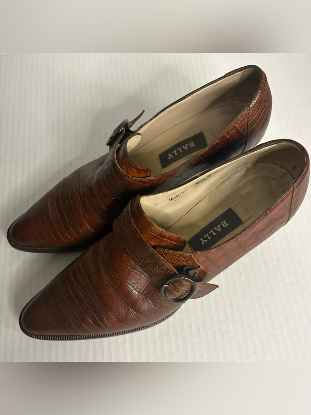 Bally Women's Italian Brown Croc Embossed Leather Pilgrim Shoes Pumps Size 8.5